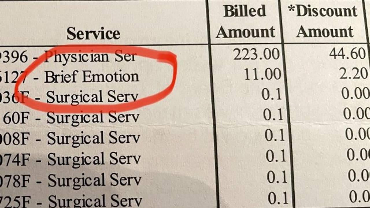 ശസ്ത്രക്രിയക്കിടെ കരഞ്ഞതിന് പണം ഈടാക്കി; ബില്ലിന്റെ ചിത്രം പങ്കുവച്ച് യുവതി; വൈറലായി പോസ്റ്റ് ശസ്ത്രക്രിയക്കിടെ കരഞ്ഞതിന് പണം ഈടാക്കി; ബില്ലിന്റെ ചിത്രം പങ്കുവച്ച് യുവതി; വൈറലായി പോസ്റ്റ്