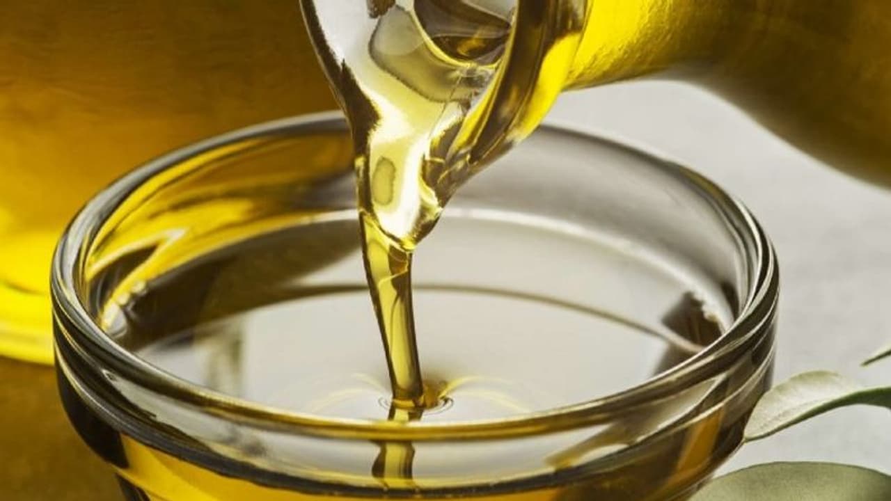 त्योहारों पर खाद्य तेलों की कीमतों में कमी संभव, केंद्र का राज्यों से कहा भंडारण सीमा की गाइडलाइन जारी करें