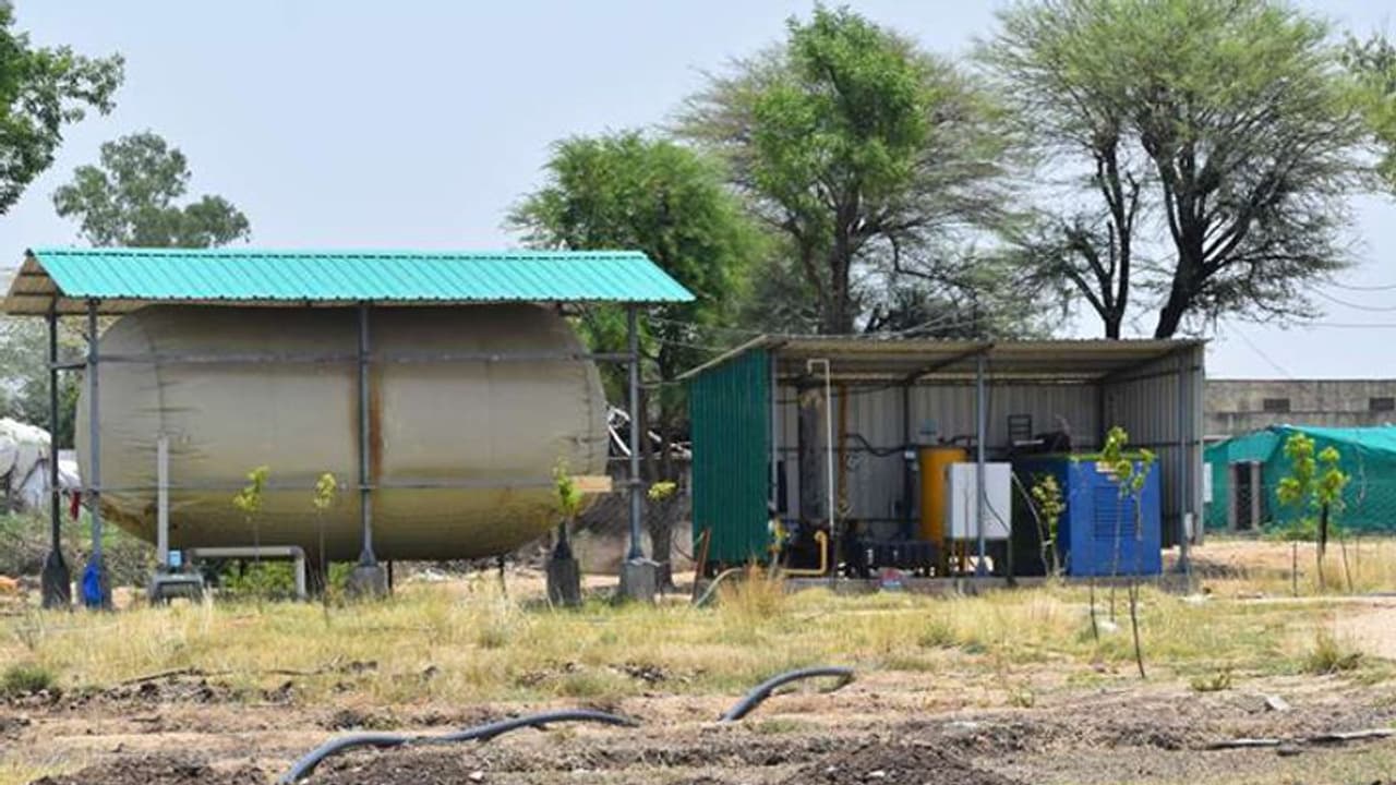 यहां गांव गांव गोबर से बनाई जा रही बिजली, रूरल इंडस्ट्रियल पार्क बदलेगा तस्वीर, देखें आपको क्या होगा फायदा यहां गांव गांव गोबर से बनाई जा रही बिजली, रूरल इंडस्ट्रियल पार्क बदलेगा तस्वीर, देखें आपको क्या होगा फायदा