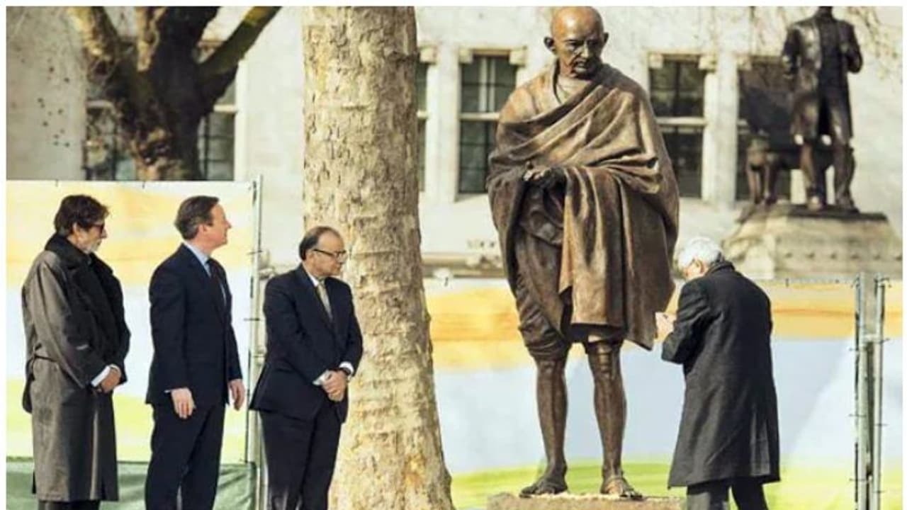 ഗാന്ധിയന് ആദര്ശങ്ങളുടെ ആഗോള സ്വീകാര്യത; ലോകമെമ്പാടുമുള്ള പ്രശസ്ത ഗാന്ധി സ്മാരകങ്ങള് ഗാന്ധിയന് ആദര്ശങ്ങളുടെ ആഗോള സ്വീകാര്യത; ലോകമെമ്പാടുമുള്ള പ്രശസ്ത ഗാന്ധി സ്മാരകങ്ങള്