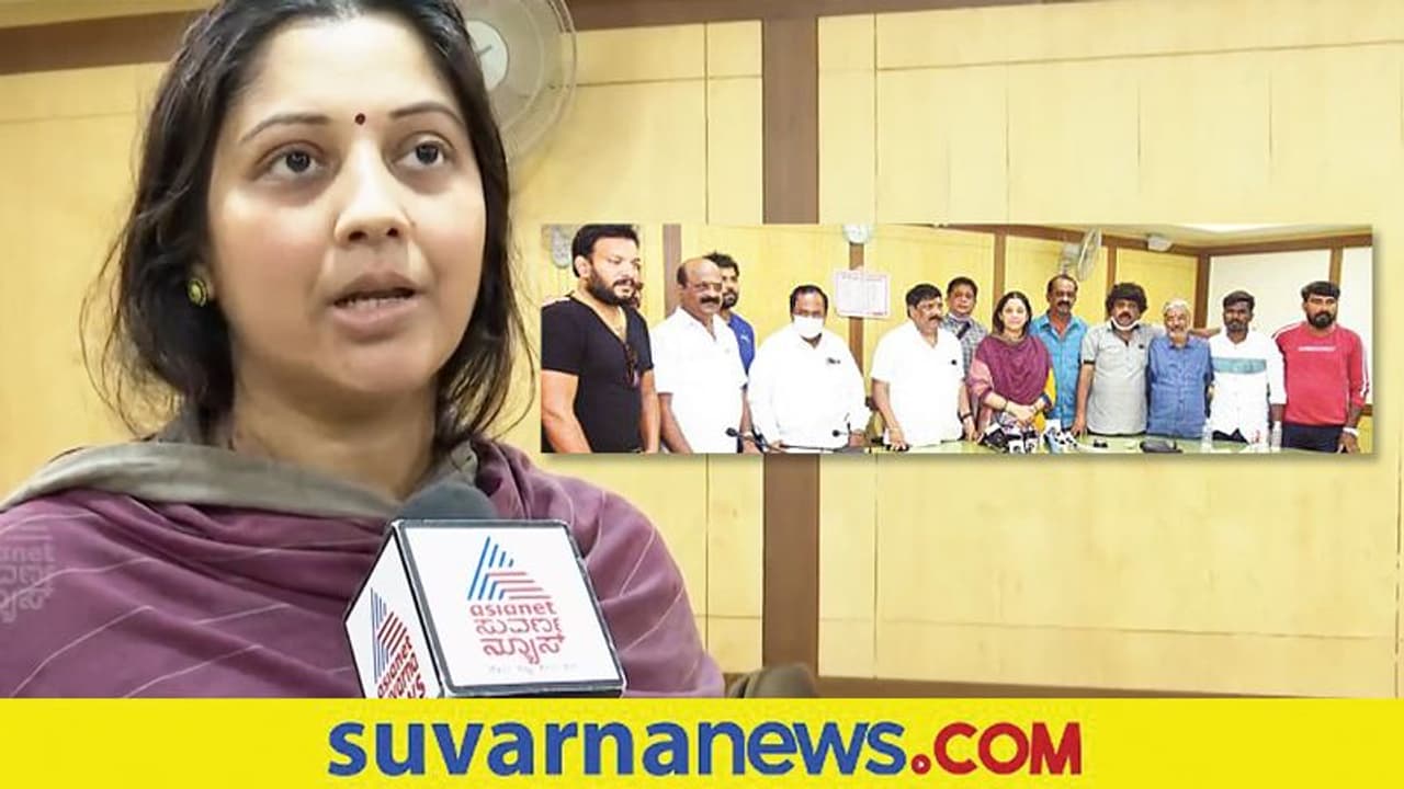 ವಿಜಯಲಕ್ಷ್ಮೀ ಹೆಸರಿನಲ್ಲಿ ಸಂಗ್ರಹವಾಗಿದ್ದ ಹಣ ಫಿಲ್ಮ್ ಛೆಂಬರ್ಗೆ ನೀಡಿದ ಯೋಗೇಶ್ ವಿಜಯಲಕ್ಷ್ಮೀ ಹೆಸರಿನಲ್ಲಿ ಸಂಗ್ರಹವಾಗಿದ್ದ ಹಣ ಫಿಲ್ಮ್ ಛೆಂಬರ್ಗೆ ನೀಡಿದ ಯೋಗೇಶ್