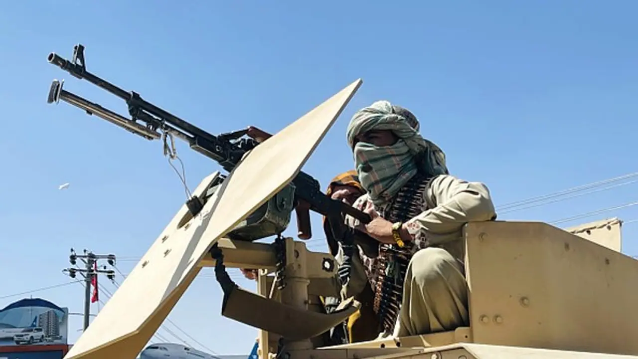 ಸಿಖ್ ಗುರುದ್ವಾರದ ಮೇಲೆ ತಾಲಿಬಾನ್ ದಾಳಿ, ಜನರು ವಶಕ್ಕೆ, ದೇಗುಲ ಧ್ವಂಸ! ಸಿಖ್ ಗುರುದ್ವಾರದ ಮೇಲೆ ತಾಲಿಬಾನ್ ದಾಳಿ, ಜನರು ವಶಕ್ಕೆ, ದೇಗುಲ ಧ್ವಂಸ!