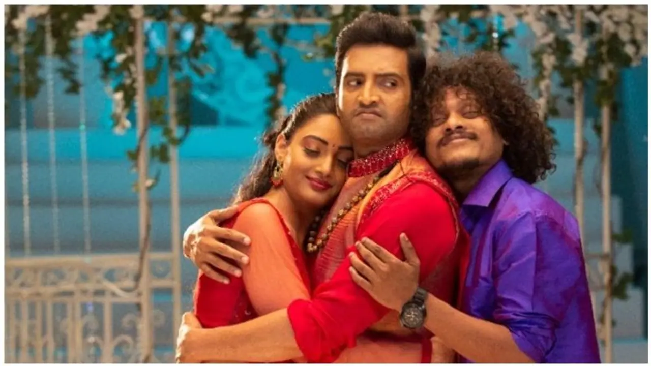 விஜய் டிவி புகழுடன் காமெடியில் சந்தானம் கலக்கியுள்ள 'சபாபதி'!! சாட்லைட் உரிமையை கைப்பற்றிய பிரபல தொலைக்காட்சி! விஜய் டிவி புகழுடன் காமெடியில் சந்தானம் கலக்கியுள்ள 'சபாபதி'!! சாட்லைட் உரிமையை கைப்பற்றிய பிரபல தொலைக்காட்சி!