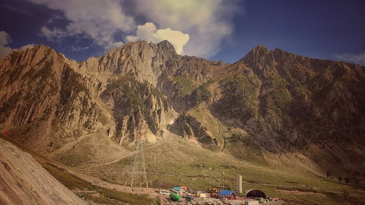 লাদাখে ফের বাঙ্কার নির্মাণ করছে চিনা সেনা? ভারতকে সতর্ক করল আমেরিকা লাদাখে ফের বাঙ্কার নির্মাণ করছে চিনা সেনা? ভারতকে সতর্ক করল আমেরিকা