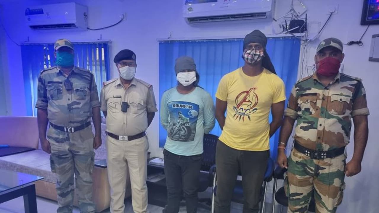 Raiganj Shootout গা ঢাকা দিতে পালিয়ে মেঘালয়ে, গ্রেফতার বিএসএফ কনস্টেবল সহ ৩ Raiganj Shootout গা ঢাকা দিতে পালিয়ে মেঘালয়ে, গ্রেফতার বিএসএফ কনস্টেবল সহ ৩