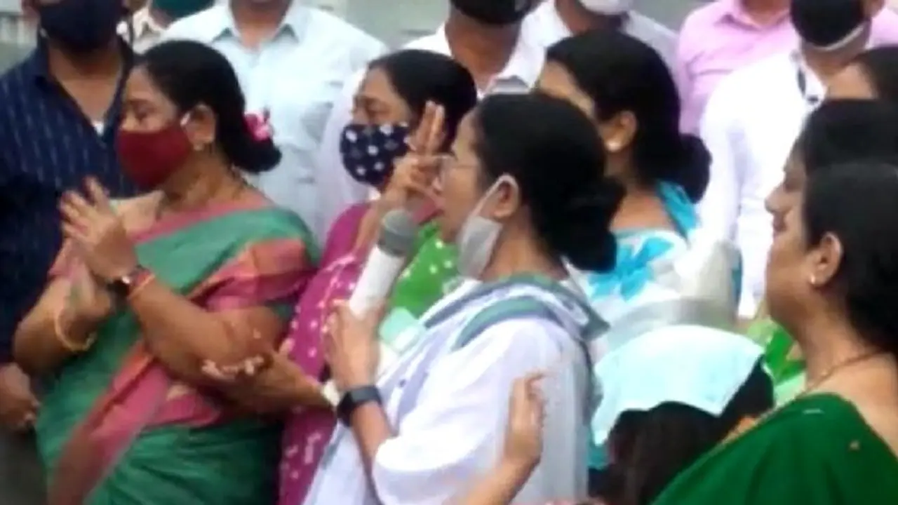 Mamata Banerjee Win: 'আমি স্বার্থপর নই' ভবানীপুরে জয়ের পর কেন একথা বললেন মমতা বন্দ্যোপাধ্যায় Mamata Banerjee Win: 'আমি স্বার্থপর নই' ভবানীপুরে জয়ের পর কেন একথা বললেন মমতা বন্দ্যোপাধ্যায়