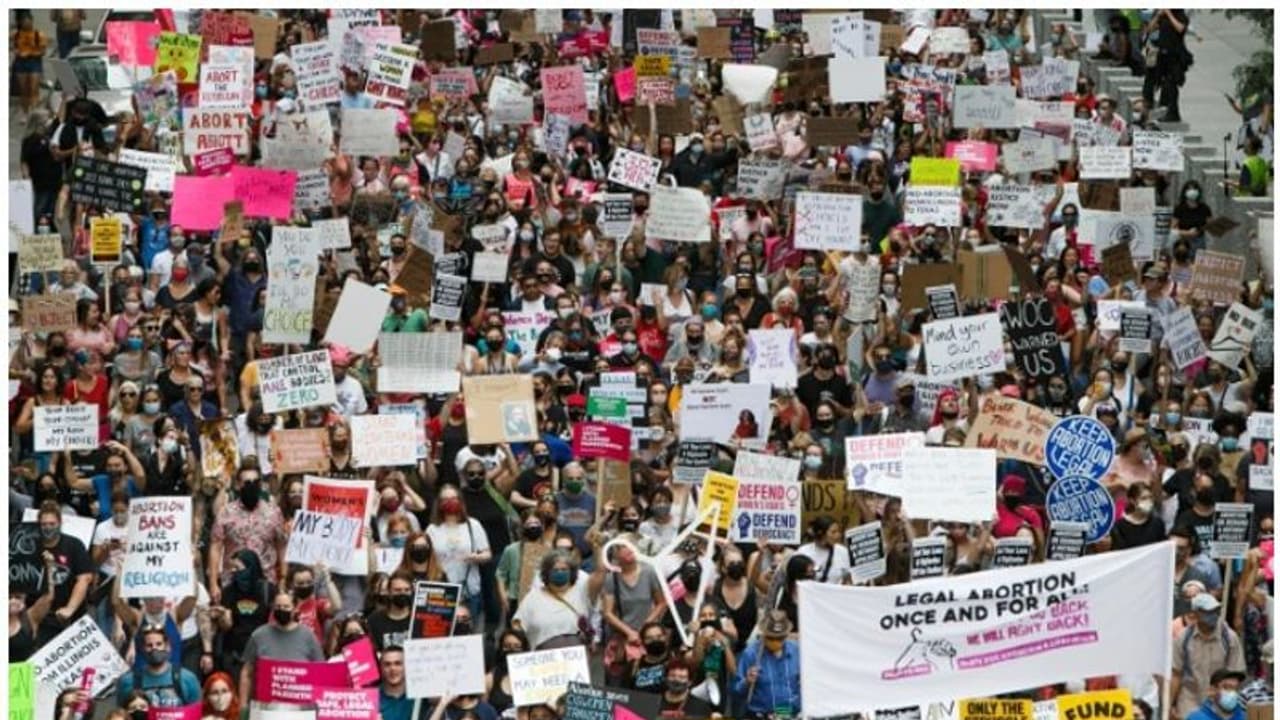ഗര്ഭഛിദ്ര നിയമം കടുപ്പിച്ചു; അമേരിക്കന് നഗരങ്ങളില് പ്രതിഷേധവുമായി വനിതകള് ഗര്ഭഛിദ്ര നിയമം കടുപ്പിച്ചു; അമേരിക്കന് നഗരങ്ങളില് പ്രതിഷേധവുമായി വനിതകള്
