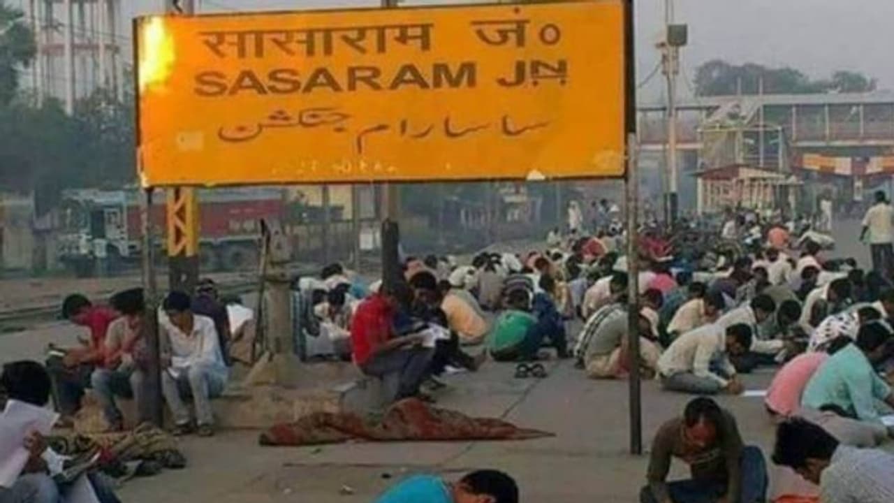 രാവിലെയും വൈകുന്നേരവും രണ്ടുമണിക്കൂർ വച്ച് മത്സരപരീക്ഷകൾക്ക് പരിശീലനം, വ്യത്യസ്തമായൊരു റെയിൽവേ സ്റ്റേഷൻ രാവിലെയും വൈകുന്നേരവും രണ്ടുമണിക്കൂർ വച്ച് മത്സരപരീക്ഷകൾക്ക് പരിശീലനം, വ്യത്യസ്തമായൊരു റെയിൽവേ സ്റ്റേഷൻ