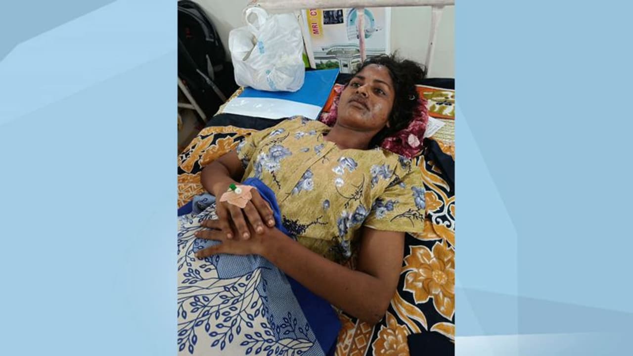 തിരുവനന്തപുരം പുല്ലുവിളയില് ഭര്ത്താവ് ഭാര്യയെ ക്രൂരമായി തല്ലിച്ചതച്ചു തിരുവനന്തപുരം പുല്ലുവിളയില് ഭര്ത്താവ് ഭാര്യയെ ക്രൂരമായി തല്ലിച്ചതച്ചു