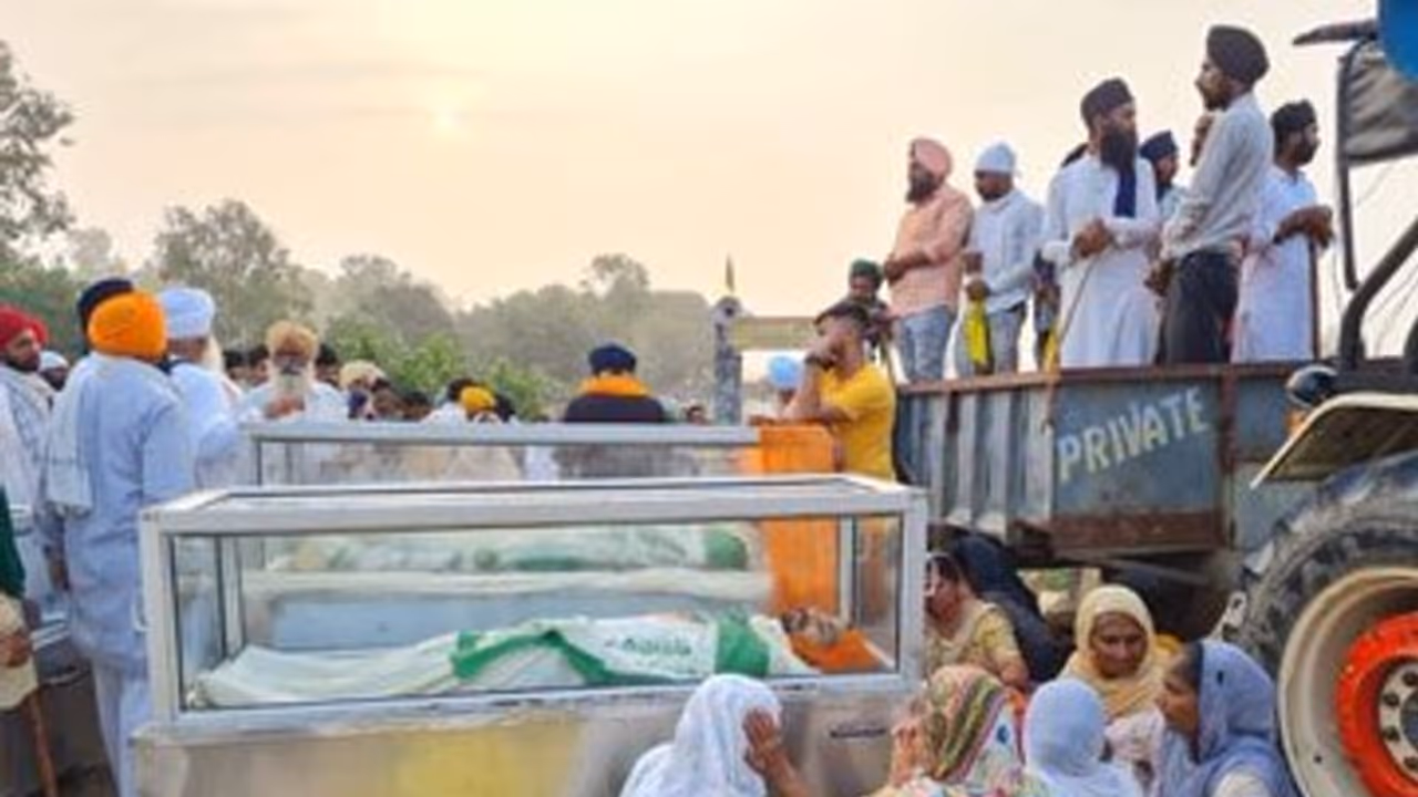 ലഖിംപൂർ: 18 ന് രാജ്യവ്യാപക റെയിൽ ഉപരോധം, പ്രതിഷേധം കടുപ്പിച്ച് സംയുക്ത കിസാൻ മോർച്ച ലഖിംപൂർ: 18 ന് രാജ്യവ്യാപക റെയിൽ ഉപരോധം, പ്രതിഷേധം കടുപ്പിച്ച് സംയുക്ത കിസാൻ മോർച്ച