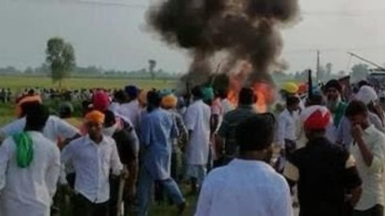 Supreme Court: শুক্রবারই লাখিমপুর খেরির হিংসার রিপোর্ট তলব, তদন্তের অগ্রগতি নিয়ে প্রশ্ন শীর্ষ আদালতের Supreme Court: শুক্রবারই লাখিমপুর খেরির হিংসার রিপোর্ট তলব, তদন্তের অগ্রগতি নিয়ে প্রশ্ন শীর্ষ আদালতের