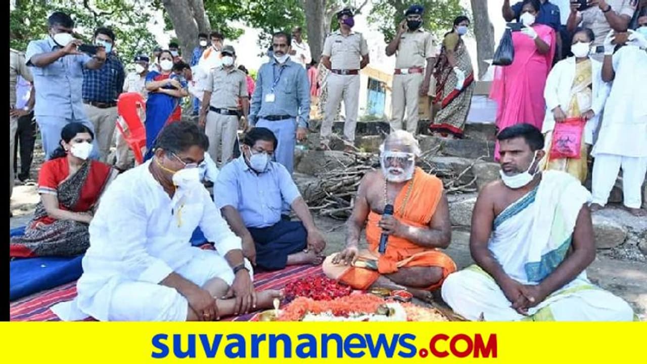ಕೋವಿಡ್‌ಗೆ ಬಲಿಯಾದ 1,200 ಜನಕ್ಕಿಂದು ಸಚಿವ ಅಶೋಕ್‌ ಪಿಂಡಪ್ರದಾನ!