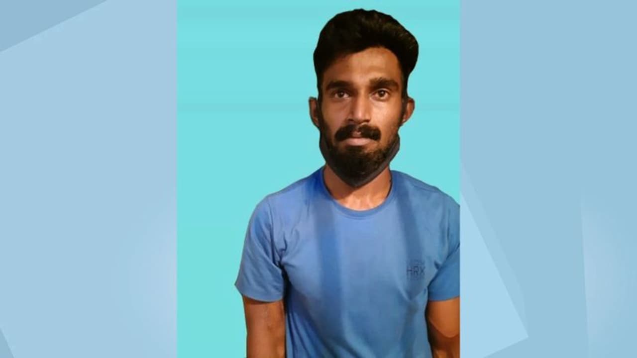 പത്തനംതിട്ടയിൽ പ്രണയത്തിൽ നിന്ന് പിൻമാറിയ പെൺകുട്ടിക്ക് നേരെ വീട്ടിൽ കയറി യുവാവിന്റെ അതിക്രമം പത്തനംതിട്ടയിൽ പ്രണയത്തിൽ നിന്ന് പിൻമാറിയ പെൺകുട്ടിക്ക് നേരെ വീട്ടിൽ കയറി യുവാവിന്റെ അതിക്രമം