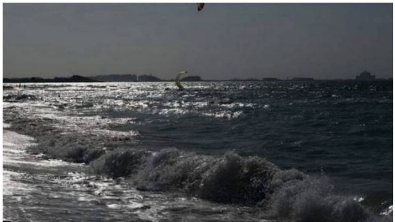 ഷഹീന് ചുഴലിക്കാറ്റിന്റെ പ്രഭാവം യുഎഇയില് അവസാനിച്ചതായി അധികൃതര് ഷഹീന് ചുഴലിക്കാറ്റിന്റെ പ്രഭാവം യുഎഇയില് അവസാനിച്ചതായി അധികൃതര്