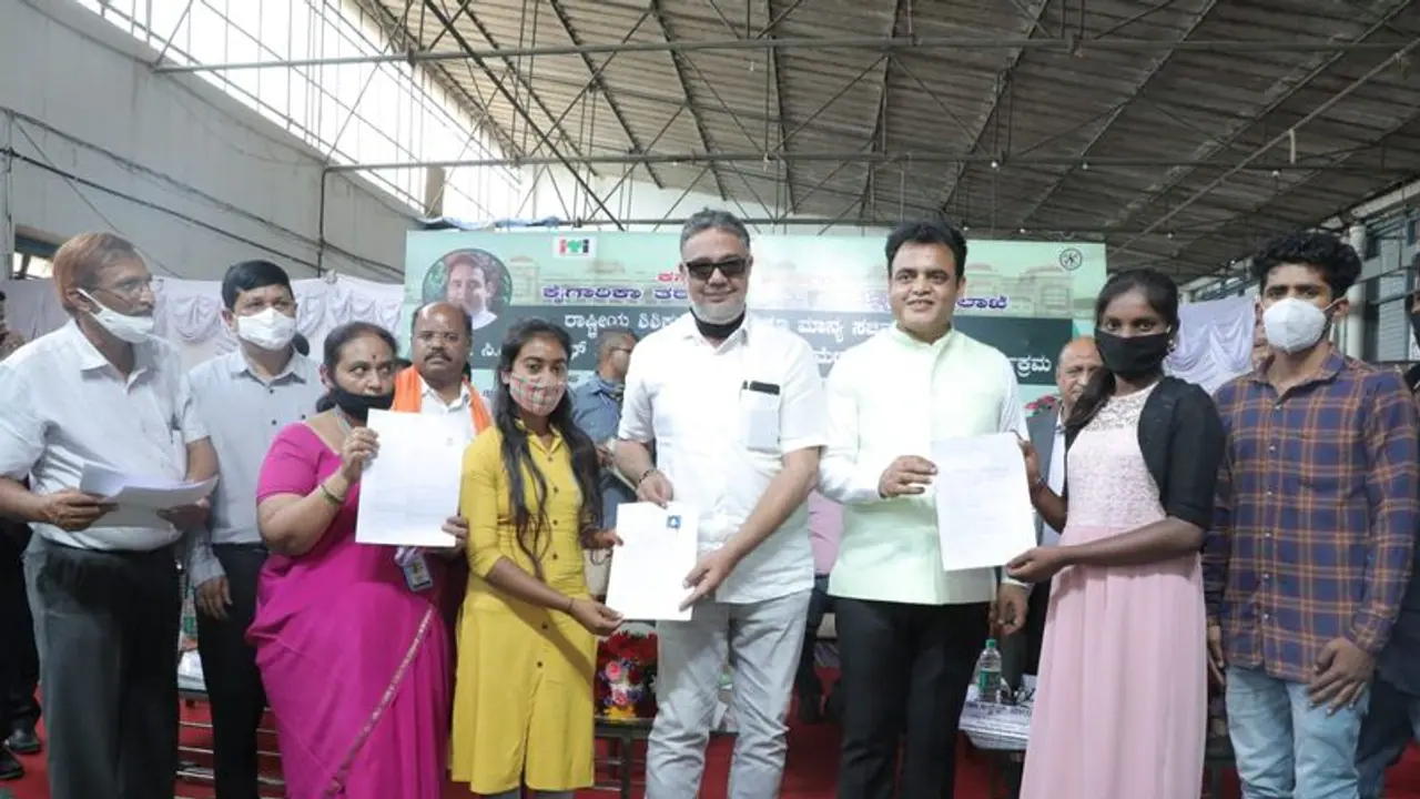 ರಾಜ್ಯದಲ್ಲಿ 30 ಸಾವಿರ ವಿದ್ಯಾರ್ಥಿಗಳಿಗೆ ಅಪ್ರೆಂಟಿಸ್ಷಿಪ್ ಗುರಿ ರಾಜ್ಯದಲ್ಲಿ 30 ಸಾವಿರ ವಿದ್ಯಾರ್ಥಿಗಳಿಗೆ ಅಪ್ರೆಂಟಿಸ್ಷಿಪ್ ಗುರಿ