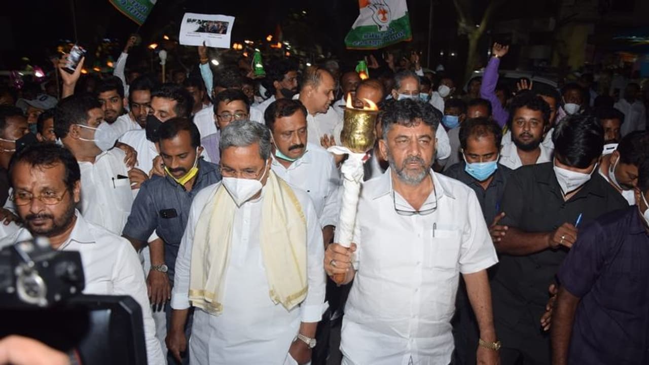 40 ಅಲ್ಲ, 4 ಬಿಜೆಪಿ ಶಾಸಕರನ್ನು ಕರೆದುಕೊಂಡು ಹೋಗಲಿ 40 ಅಲ್ಲ, 4 ಬಿಜೆಪಿ ಶಾಸಕರನ್ನು ಕರೆದುಕೊಂಡು ಹೋಗಲಿ