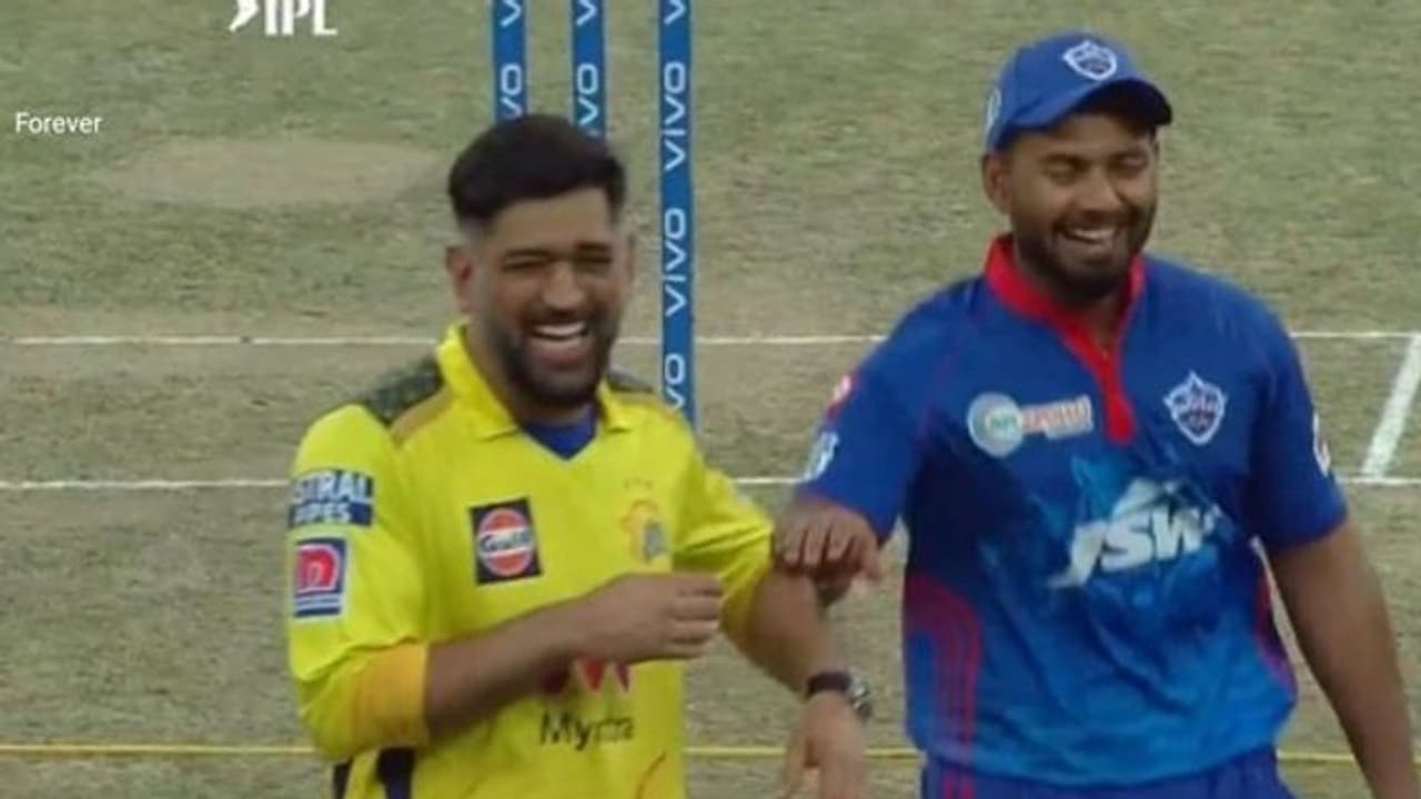 dc vs rr no ball: அன்று தோனி இன்று ரிஷப் பந்த்: களநடுவர் முடிவுக்கு எதிர்ப்புத் தெரிவி்த்து ரகளை dc vs rr no ball: அன்று தோனி இன்று ரிஷப் பந்த்: களநடுவர் முடிவுக்கு எதிர்ப்புத் தெரிவி்த்து ரகளை