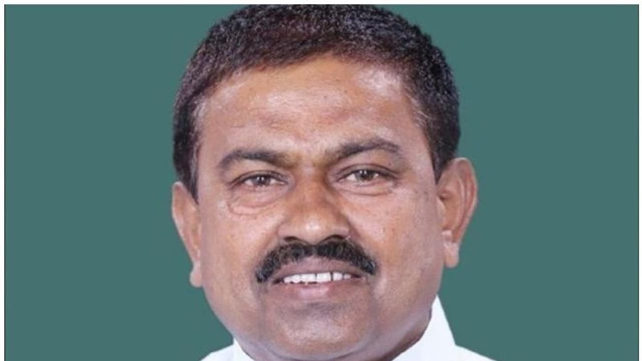 ലഖിംപൂര് സംഘര്ഷം; കേന്ദ്രമന്ത്രി അജയ് മിശ്രയ്ക്ക് എതിരെ കേസ്, ക്രിമിനല് ഗൂഡാലോചന കുറ്റം ചുമത്തി ലഖിംപൂര് സംഘര്ഷം; കേന്ദ്രമന്ത്രി അജയ് മിശ്രയ്ക്ക് എതിരെ കേസ്, ക്രിമിനല് ഗൂഡാലോചന കുറ്റം ചുമത്തി