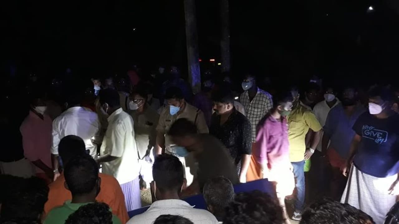 ഒരുമിച്ചിരുന്ന് മദ്യപിച്ച മൂന്ന് യുവാക്കള് കിണറ്റില് വീണു, ഒരാള് മരണപ്പെട്ടു; ദുരൂഹത ഒരുമിച്ചിരുന്ന് മദ്യപിച്ച മൂന്ന് യുവാക്കള് കിണറ്റില് വീണു, ഒരാള് മരണപ്പെട്ടു; ദുരൂഹത