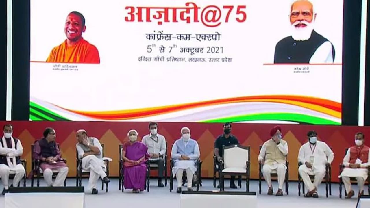 ಪಿಎಂ ಆವಾಸ್‌ ಫಲಾನುಭವಿಗಳೊಂದಿಗೆ ಮೋದಿ ನಗೆ ಚಟಾಕಿ, ಮಹಿಳೆಯರಿಂದ ಟಕ್ಕರ್!