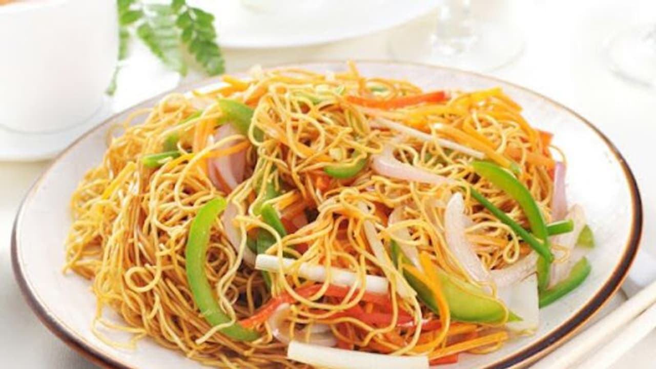  కూరగాయల తరహలోనే నూడుల్స్ విక్రయం: సోషల్ మీడియాలో వైరలైన వీడియో