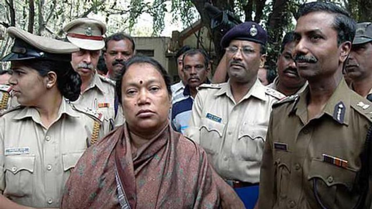 സയനൈഡ് മല്ലിക, ഒരു വനിതാ സീരിയല് കില്ലറുടെ വിചിത്രമായ ജീവിതകഥ സയനൈഡ് മല്ലിക, ഒരു വനിതാ സീരിയല് കില്ലറുടെ വിചിത്രമായ ജീവിതകഥ