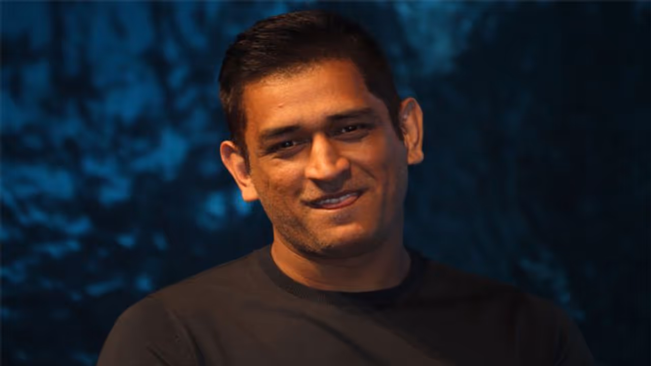 IPL Mega Auction: ऑक्शन से पहले चेन्नई पहुंचे महेंद्र सिंह धोनी, फ्रेंचाइजी के साथ मिलकर बनाएंगे रणनीति IPL Mega Auction: ऑक्शन से पहले चेन्नई पहुंचे महेंद्र सिंह धोनी, फ्रेंचाइजी के साथ मिलकर बनाएंगे रणनीति