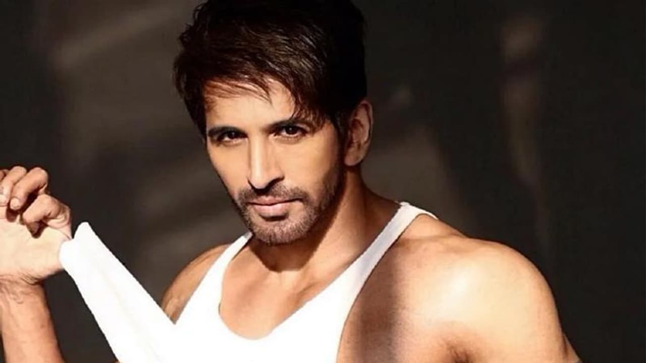 Bigg Boss 15: इस कंटेस्टेंट ने तो कैमरे के सामने ही बिग बॉस को दे डाली धमकी, उंगली दिखाकर कही ये बात Bigg Boss 15: इस कंटेस्टेंट ने तो कैमरे के सामने ही बिग बॉस को दे डाली धमकी, उंगली दिखाकर कही ये बात