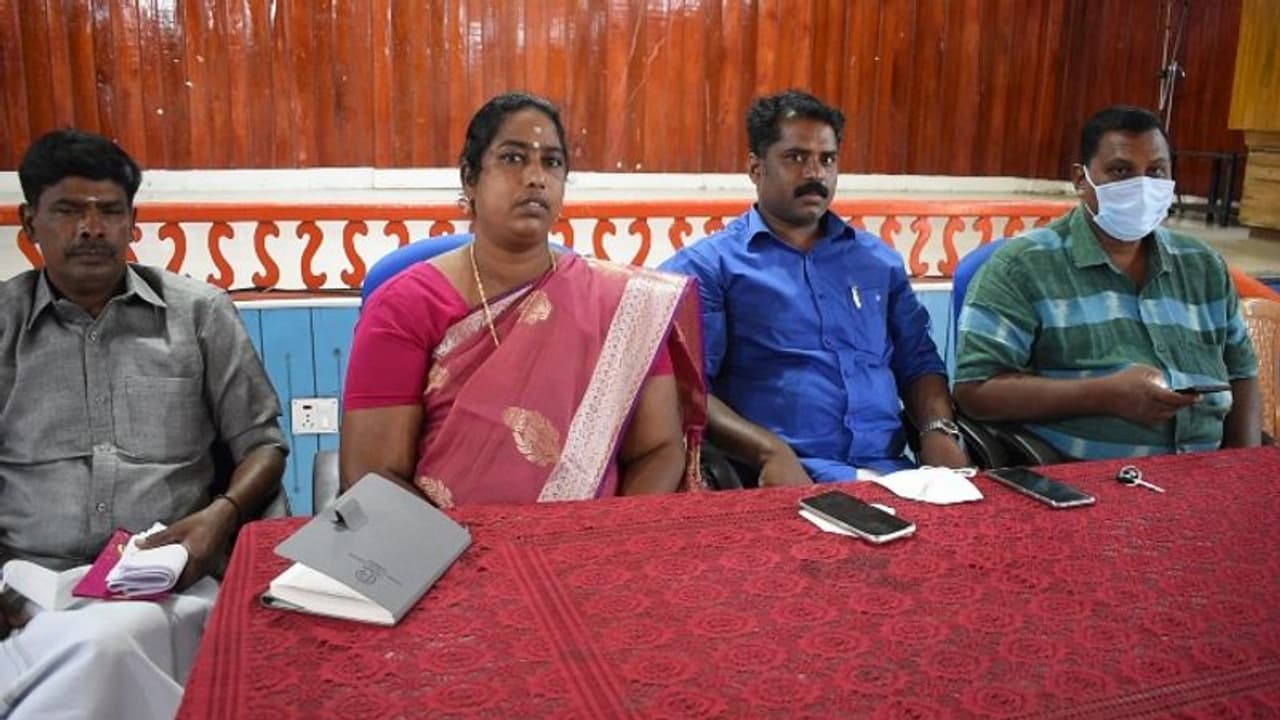 തരംതിരിക്കാത്ത മാലന്യങ്ങള് ശേഖരിക്കില്ല, മൂന്നാറിനെ മാലിന്യമുക്തമാക്കാൻ പദ്ധതിയുമായി പഞ്ചായത്ത് തരംതിരിക്കാത്ത മാലന്യങ്ങള് ശേഖരിക്കില്ല, മൂന്നാറിനെ മാലിന്യമുക്തമാക്കാൻ പദ്ധതിയുമായി പഞ്ചായത്ത്