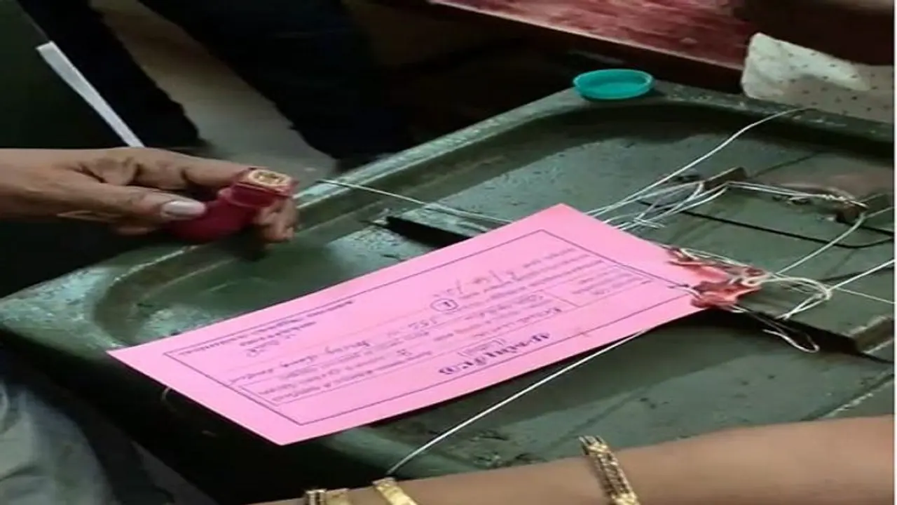 സ്റ്റാൻഡിംഗ് കമ്മിറ്റി അധ്യക്ഷൻമാർക്കെതിരായ അവിശ്വാസ പ്രമേയം: ചട്ടങ്ങൾ ഭേദഗതി ചെയ്ത് സർക്കാർ സ്റ്റാൻഡിംഗ് കമ്മിറ്റി അധ്യക്ഷൻമാർക്കെതിരായ അവിശ്വാസ പ്രമേയം: ചട്ടങ്ങൾ ഭേദഗതി ചെയ്ത് സർക്കാർ