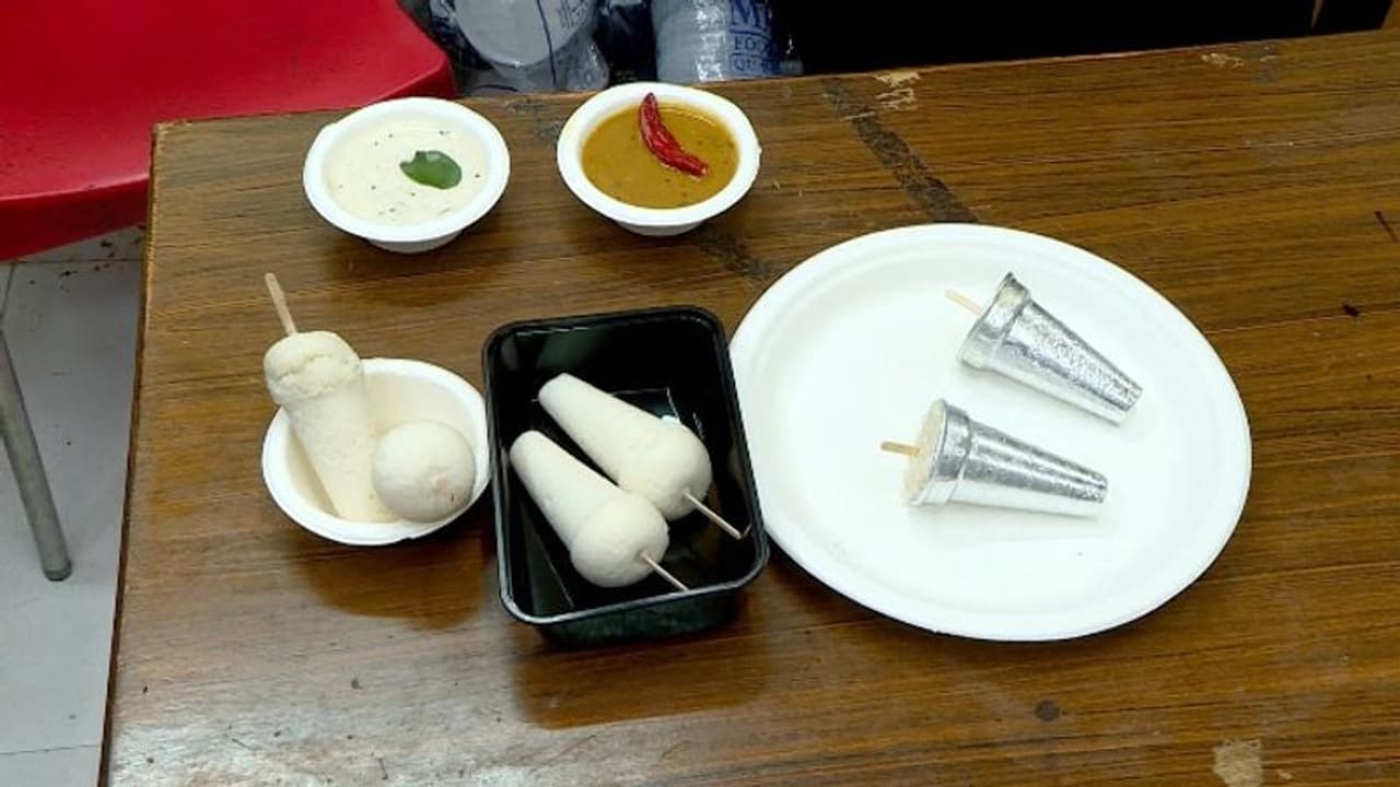 ചൂടാറാതെ 'കോല് ഇഡ്ഡലി' ചർച്ച, തൊട്ടാൽ തീക്കളിയെന്നും നല്ല ആശയമെന്നും പ്രതികരണം, ഇന്റനെറ്റ് രണ്ട് തട്ടിൽ ചൂടാറാതെ 'കോല് ഇഡ്ഡലി' ചർച്ച, തൊട്ടാൽ തീക്കളിയെന്നും നല്ല ആശയമെന്നും പ്രതികരണം, ഇന്റനെറ്റ് രണ്ട് തട്ടിൽ