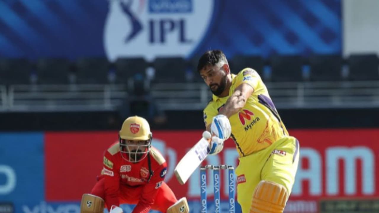 ധോണി എന്തുകൊണ്ട് ഇങ്ങനെ ചെയ്യുന്നു; ജഡേജയ്ക്ക് മുമ്പിറങ്ങിയത് ചോദ്യം ചെയ്ത് സല്മാന് ബട്ട് ധോണി എന്തുകൊണ്ട് ഇങ്ങനെ ചെയ്യുന്നു; ജഡേജയ്ക്ക് മുമ്പിറങ്ങിയത് ചോദ്യം ചെയ്ത് സല്മാന് ബട്ട്