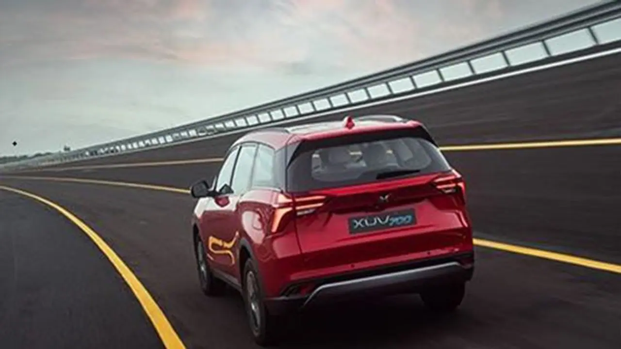 വിറ്റത് 700, ബുക്കിംഗ് 70000; ഉത്സവം ആഘോഷമാക്കി XUV700