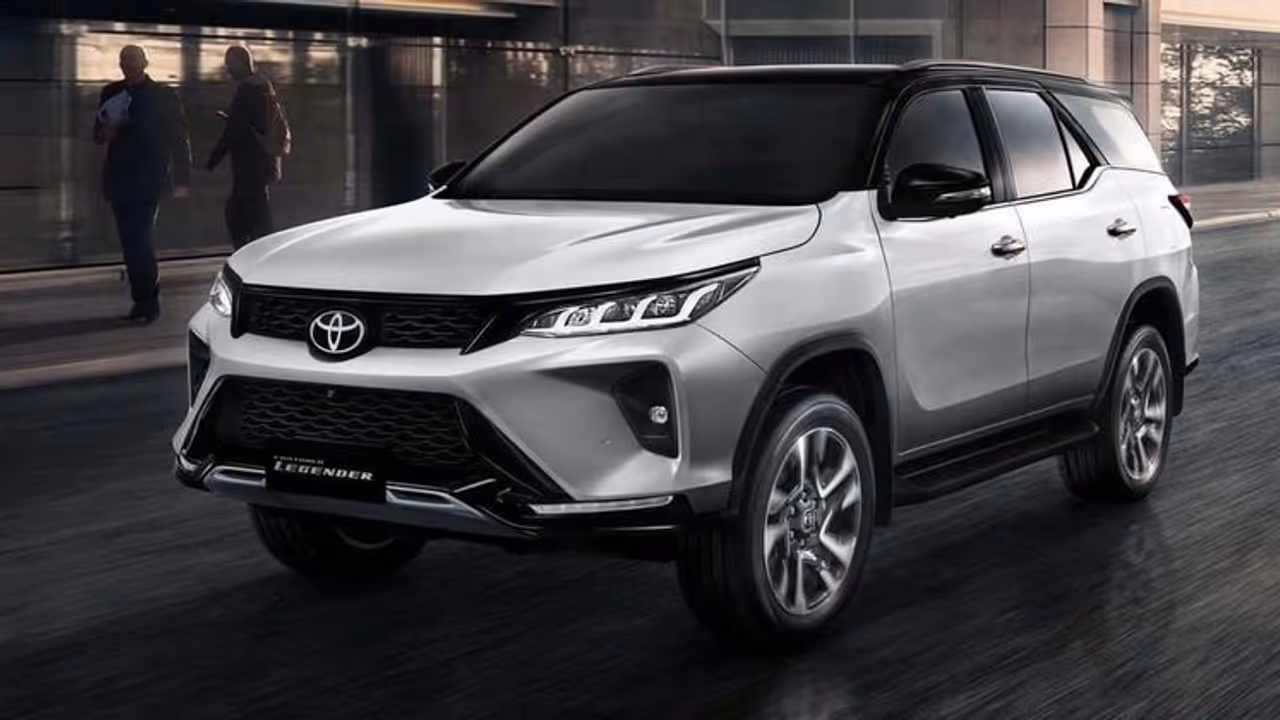 ഫോർച്യൂണർ ലെജൻഡർ പ്രേമികൾക്കൊരു വിരുന്ന്! കുറഞ്ഞ വിലയിൽ പുതിയ പതിപ്പ് ഫോർച്യൂണർ ലെജൻഡർ പ്രേമികൾക്കൊരു വിരുന്ന്! കുറഞ്ഞ വിലയിൽ പുതിയ പതിപ്പ്