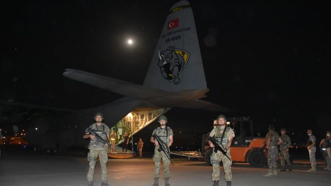 താലിബാന് അറിയാതെ കാബൂളിലൊരു രഹസ്യവാതില്; നിരവധി പേരെ സി ഐ എ ഈ വഴി രക്ഷിച്ചു താലിബാന് അറിയാതെ കാബൂളിലൊരു രഹസ്യവാതില്; നിരവധി പേരെ സി ഐ എ ഈ വഴി രക്ഷിച്ചു