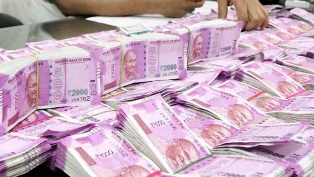 കൂപ്പുകുത്തി രൂപ, ഡോളറിനോട് ഇത്രയും ഇടിവ് ചരിത്രത്തിലാദ്യം