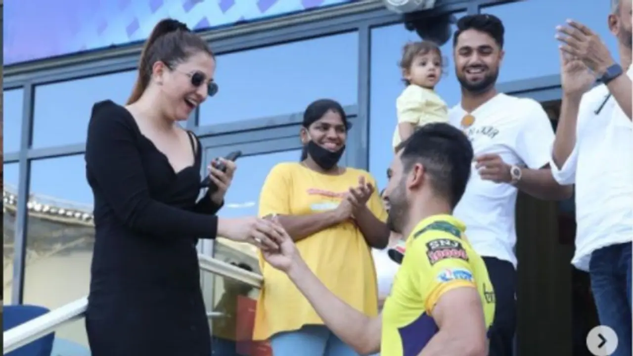 IPL 2021, CSK vs PBKS: Watch Deepak Chahar propose his girlfriend following the match