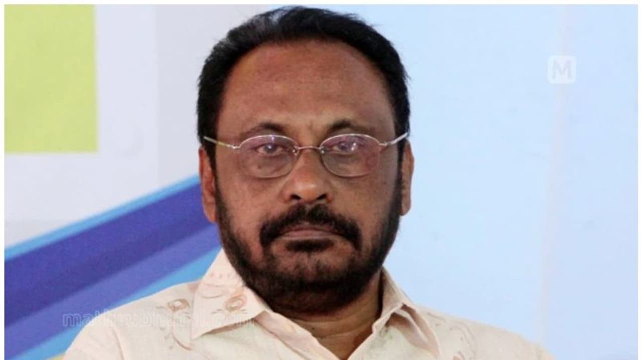 ഖാദി ബോർഡ് വൈസ് ചെയർമാൻ സ്ഥാനം വേണ്ടെന്ന് ചെറിയാൻ ഫിലിപ്; പുസ്തക രചനയുടെ തിരക്കെന്നു വിശദീകരണം ഖാദി ബോർഡ് വൈസ് ചെയർമാൻ സ്ഥാനം വേണ്ടെന്ന് ചെറിയാൻ ഫിലിപ്; പുസ്തക രചനയുടെ തിരക്കെന്നു വിശദീകരണം