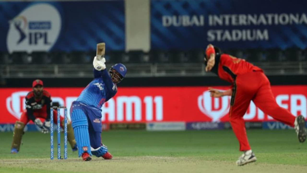 സ്വപ്നതുല്യ തുടക്കം, മികച്ച സ്കോറില് ഡല്ഹി; ആര്സിബിക്ക് 165 റണ്സ് വിജയലക്ഷ്യം സ്വപ്നതുല്യ തുടക്കം, മികച്ച സ്കോറില് ഡല്ഹി; ആര്സിബിക്ക് 165 റണ്സ് വിജയലക്ഷ്യം