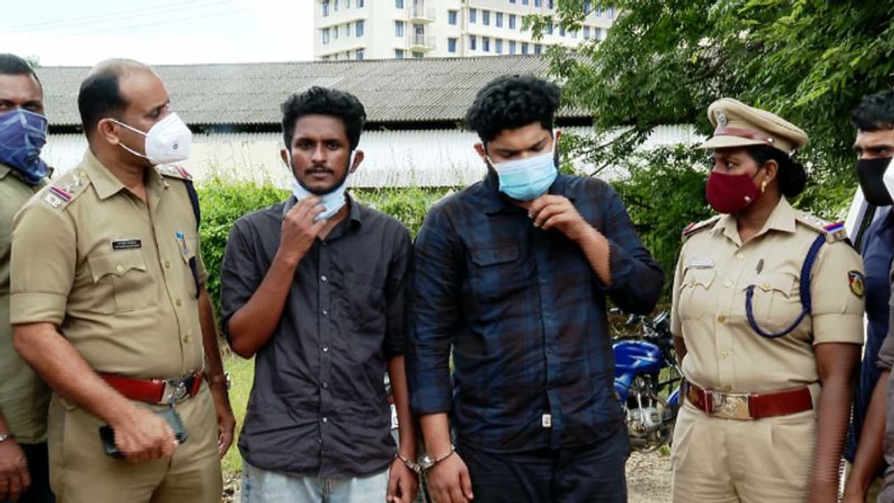 മെഡിക്കല്‍ വിദ്യാര്‍ത്ഥികളെ ലക്ഷ്യമിട്ട് മയക്കുമരുന്ന് കച്ചവടം; എല്‍എസ്‍ഡി സ്റ്റാമ്പുമായി യുവാക്കള്‍ പിടിയില്‍