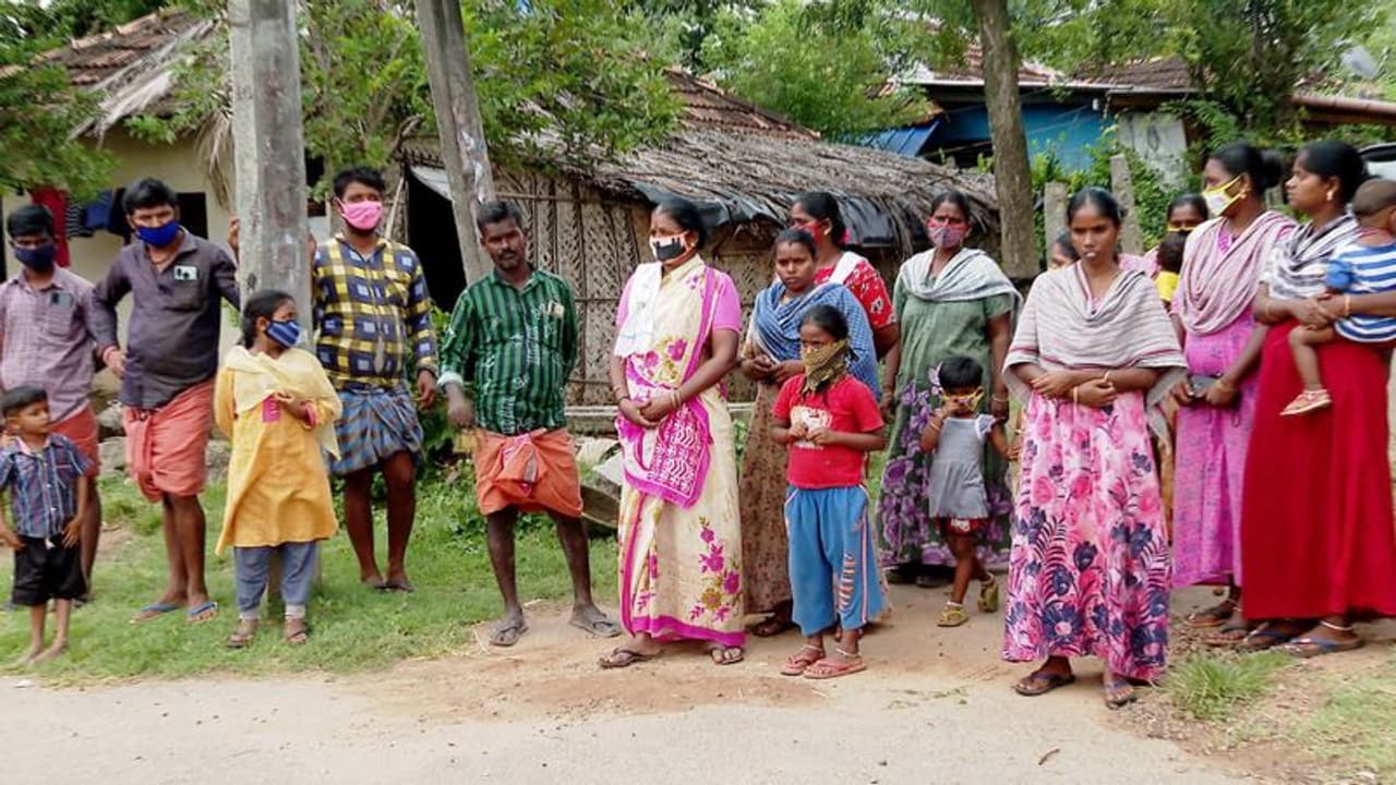 സംസ്ഥാനത്ത് ഒരു ലക്ഷത്തിലധികം പേർ അതീവ ദരിദ്രർ ; വയനാട്ടിൽ മാത്രം ഭൂരഹിത ആദിവാസി കുടുംബങ്ങൾ 3210 സംസ്ഥാനത്ത് ഒരു ലക്ഷത്തിലധികം പേർ അതീവ ദരിദ്രർ ; വയനാട്ടിൽ മാത്രം ഭൂരഹിത ആദിവാസി കുടുംബങ്ങൾ 3210