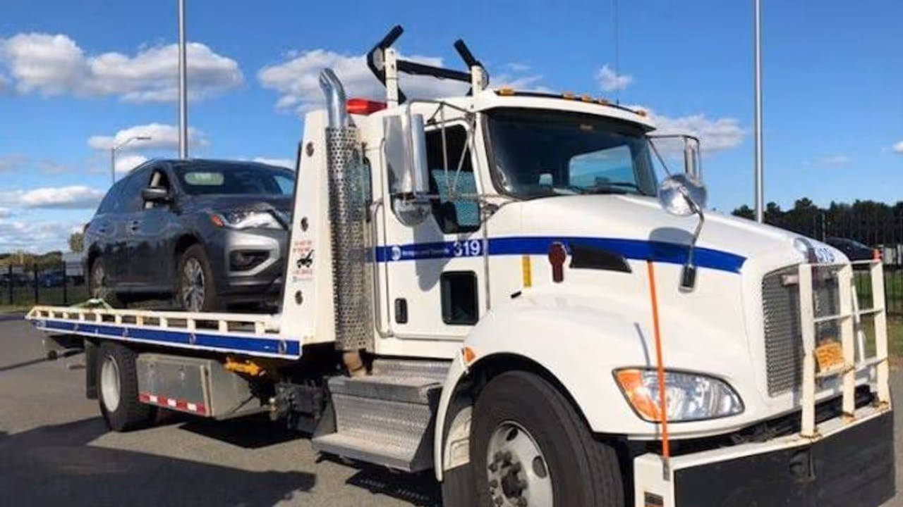 ടോളും പിഴയുമടച്ചില്ല, മൊത്തം അടക്കേണ്ടത് 43 ലക്ഷം, കാറിന്റെ വിലയേക്കാൾ കൂടിയ തുക, കാർ പിടിച്ചെടുത്ത് അധികൃതർ ടോളും പിഴയുമടച്ചില്ല, മൊത്തം അടക്കേണ്ടത് 43 ലക്ഷം, കാറിന്റെ വിലയേക്കാൾ കൂടിയ തുക, കാർ പിടിച്ചെടുത്ത് അധികൃതർ