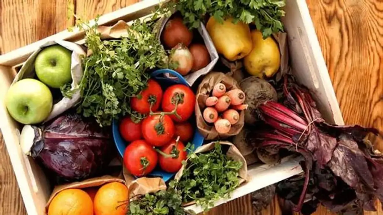 ಕೈ ಕಚ್ಚುತ್ತಿದೆ ತರಕಾರಿ ಬೆಲೆ : 200 ದಾಟಿದ ಕಟ್ಟು ಕೊತ್ತಂಬರಿ ಸೊಪ್ಪು ಕೈ ಕಚ್ಚುತ್ತಿದೆ ತರಕಾರಿ ಬೆಲೆ : 200 ದಾಟಿದ ಕಟ್ಟು ಕೊತ್ತಂಬರಿ ಸೊಪ್ಪು