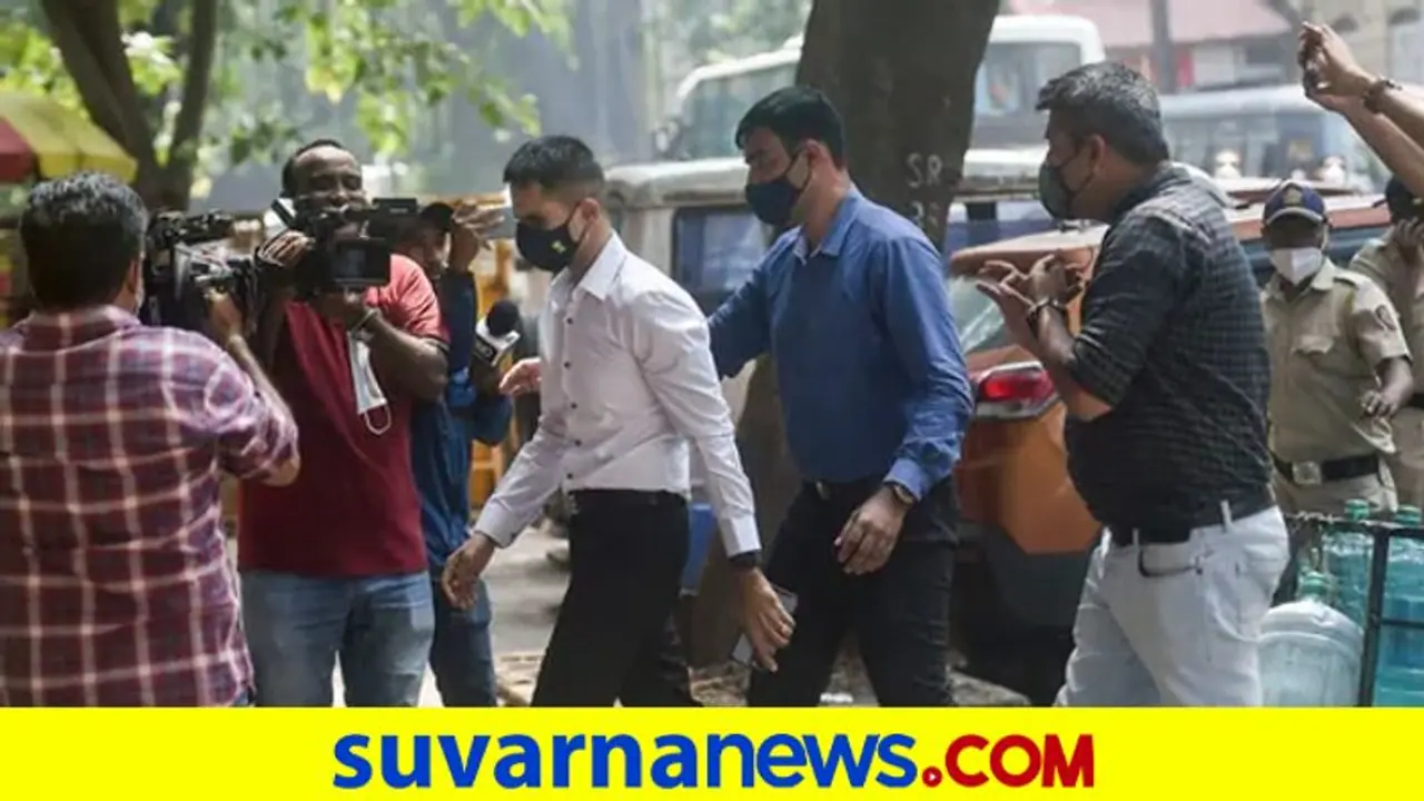 Drugs Case: ನಿರ್ಮಾಪಕ ಇಂತಿಯಾಸ್ ಮನೆ, ಕಚೇರಿಗೆ NCB ದಾಳಿ Drugs Case: ನಿರ್ಮಾಪಕ ಇಂತಿಯಾಸ್ ಮನೆ, ಕಚೇರಿಗೆ NCB ದಾಳಿ