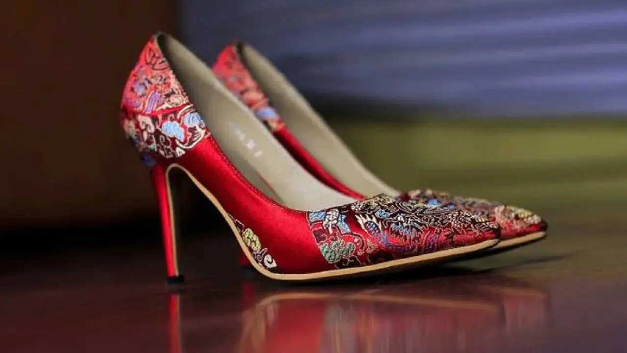 সেকেন্ড হ্যান্ড জুতো বিক্রি করে কোটি টাকার লাভ, মধ্যবিত্ত ঘরের মেয়ের গল্প অবাক করবে