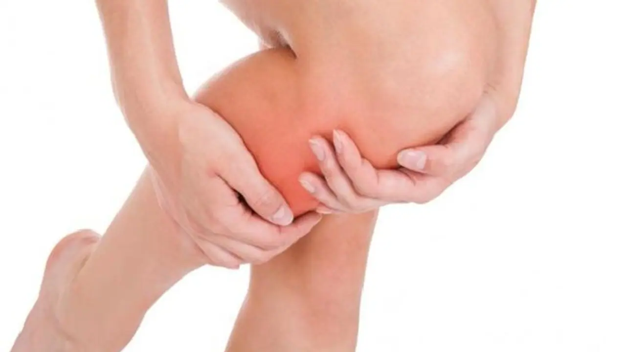 Cholesterol Symptom : കൊളസ്ട്രോള്‍ ഉണ്ടെന്ന് അറിയാതെ പോകുമ്പോള്‍ സംഭവിക്കുന്നത്; കാലില്‍ കാണുന്ന ലക്ഷണം...