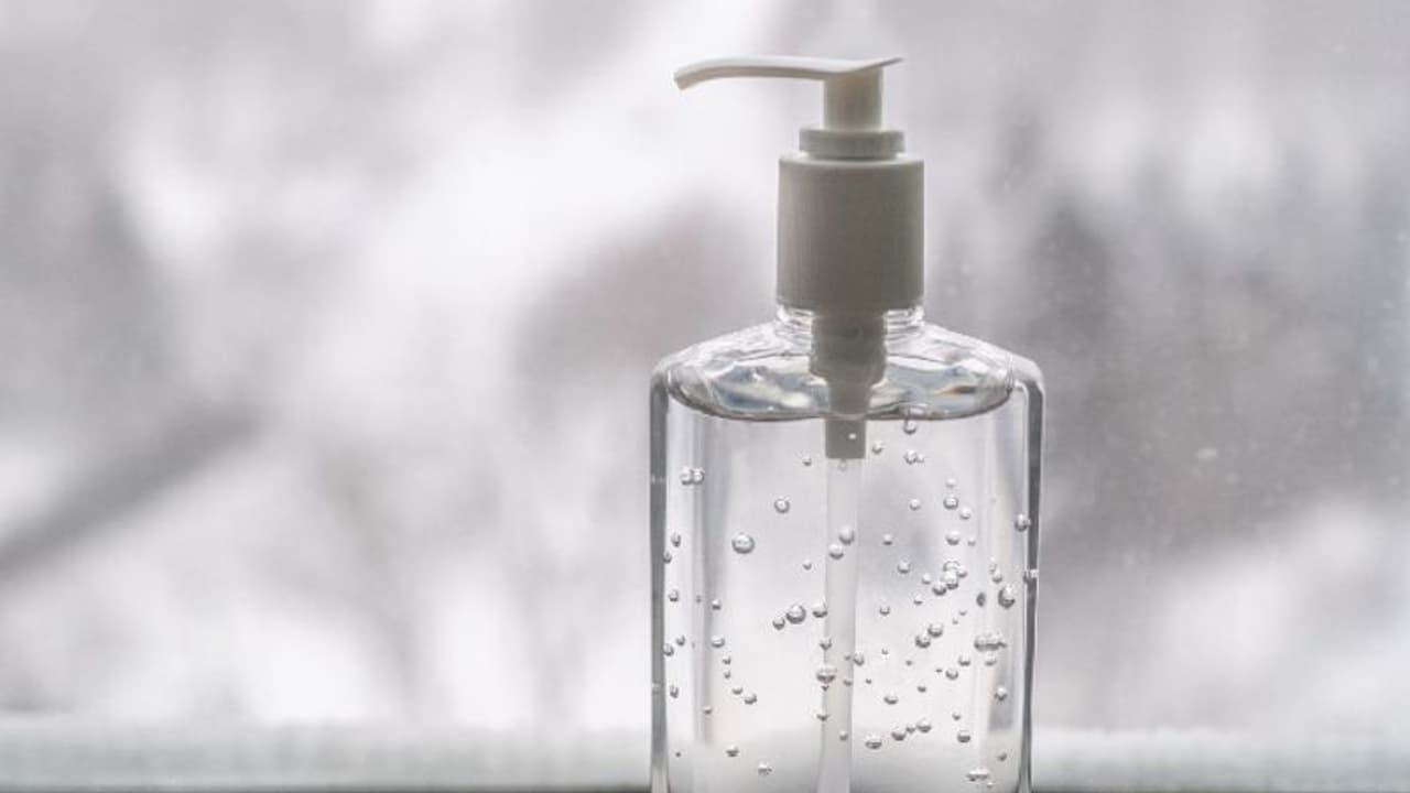 സാനിറ്റൈസര് കുടിച്ച് അന്നനാളം പൊള്ളിനശിച്ചു; സങ്കീര്ണമായ ശസ്ത്രക്രിയയ്ക്ക് വിധേയരായി സാനിറ്റൈസര് കുടിച്ച് അന്നനാളം പൊള്ളിനശിച്ചു; സങ്കീര്ണമായ ശസ്ത്രക്രിയയ്ക്ക് വിധേയരായി