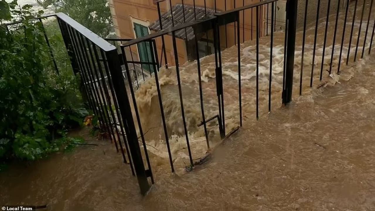 ರಾಜ್ಯದ ಹಲವೆಡೆ ಭಾರಿ ಮಳೆ : ಮೈಸೂರಿನಲ್ಲಿ 1 ಸಾವು ರಾಜ್ಯದ ಹಲವೆಡೆ ಭಾರಿ ಮಳೆ : ಮೈಸೂರಿನಲ್ಲಿ 1 ಸಾವು