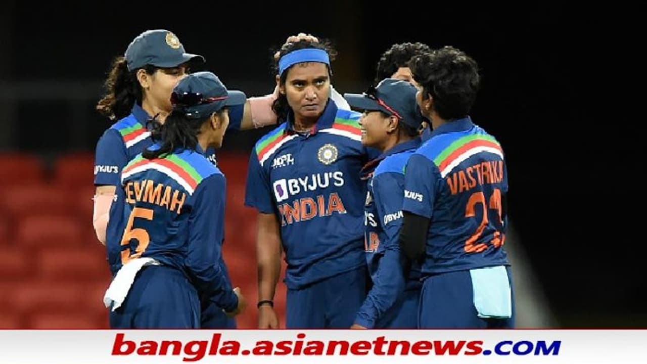 'শতাব্দীর সেরা বল'টি করলেন ভারতীয় জোরে বোলার শিখা পান্ডে তুমুল ভাইরাল ভিডিও, দেখুন 'শতাব্দীর সেরা বল'টি করলেন ভারতীয় জোরে বোলার শিখা পান্ডে তুমুল ভাইরাল ভিডিও, দেখুন