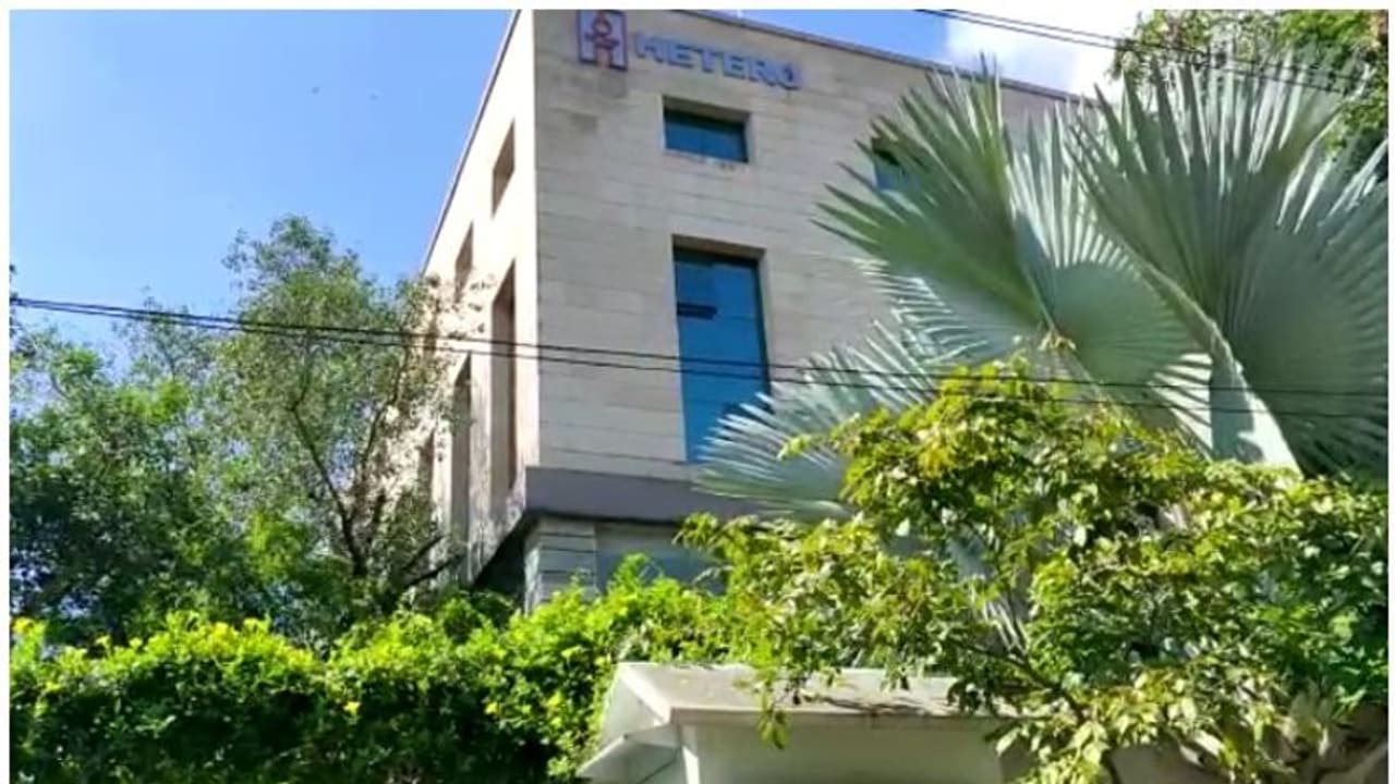 హెటిరో గ్రూప్లో ఐటీ దాడులు.. లెక్కకు రాని రూ. 550 కోట్లు లభ్యం! హెటిరో గ్రూప్లో ఐటీ దాడులు.. లెక్కకు రాని రూ. 550 కోట్లు లభ్యం!